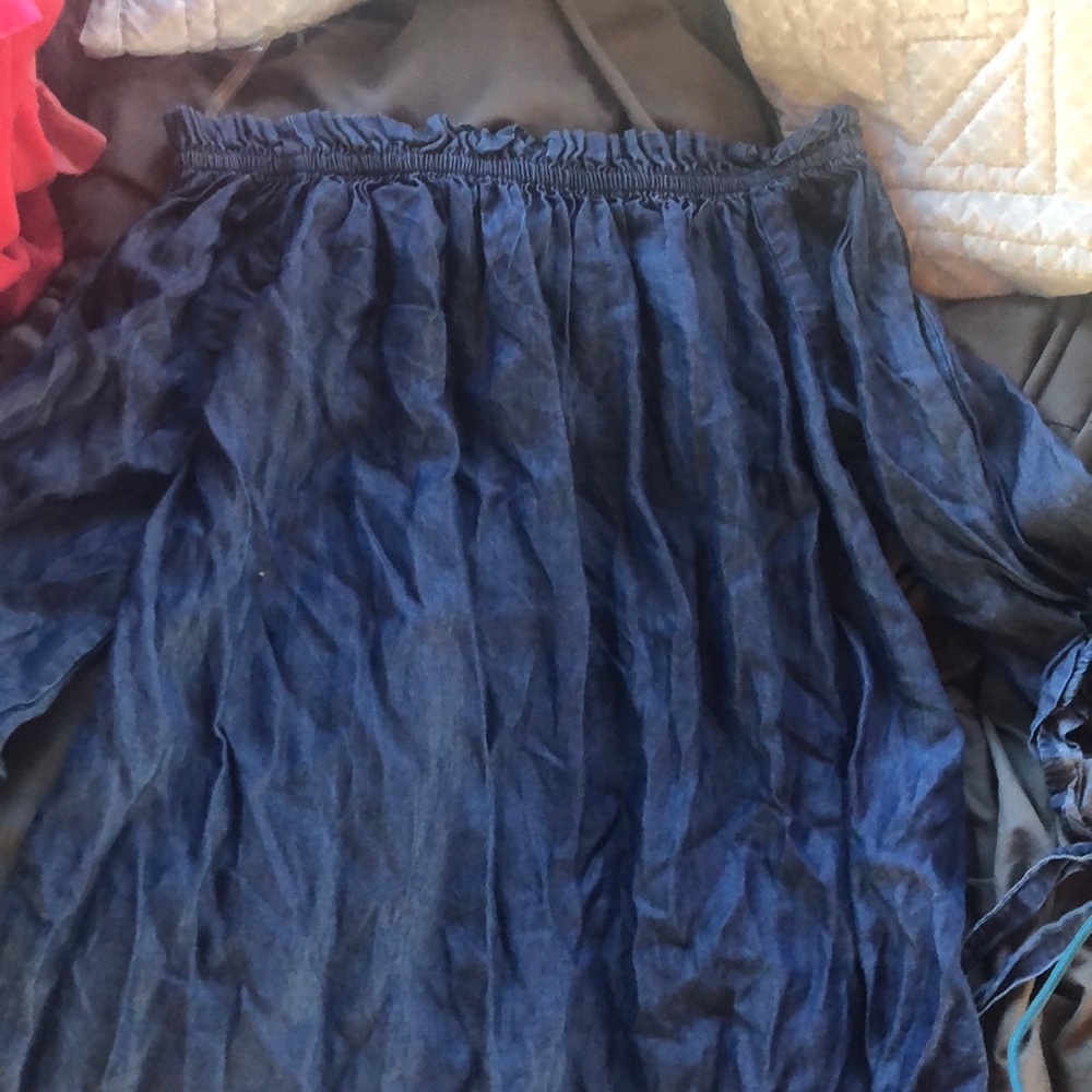 Strapless denim color shirt